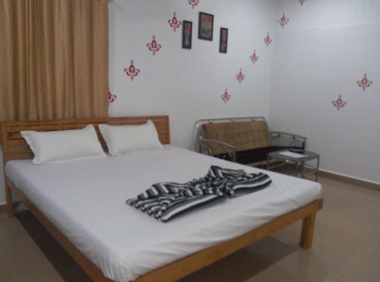 Om Shree Bed And Breakfast Harihareshwar Exteriör bild